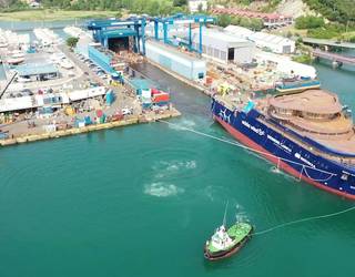 Balenciagaren erosketa negoziatzen jarraitzen dute