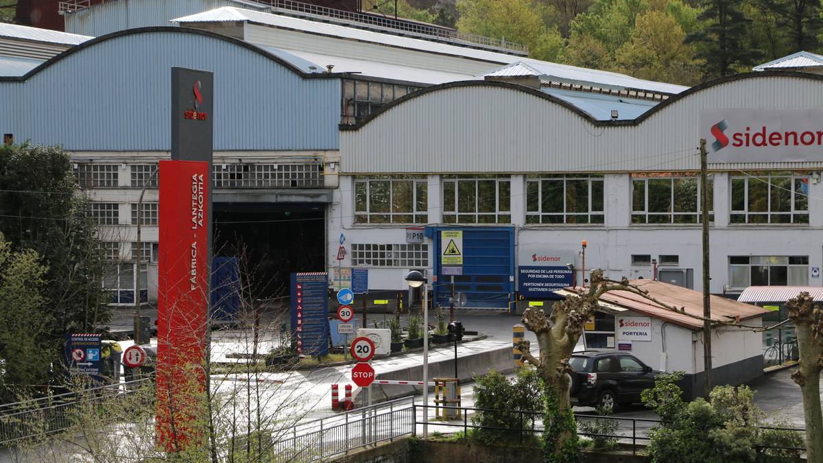 Israelgo arma enpresa batekin kontrabandoa egitea egotzita, Sidenorreko buruak ikertzen ari da Auzitegi Nazionala