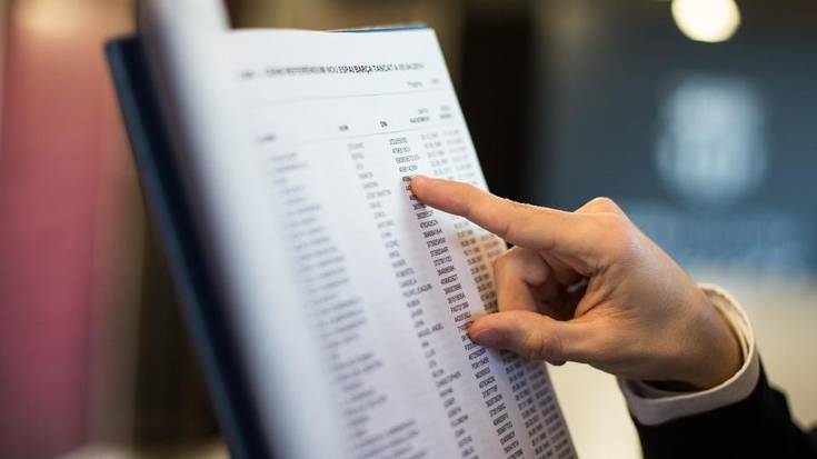 Haustekunde mahaietan egon behar duten herritarren zozketa egin dute