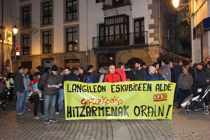 Herritar ugari bildu dira herriko hitzarmenen alde