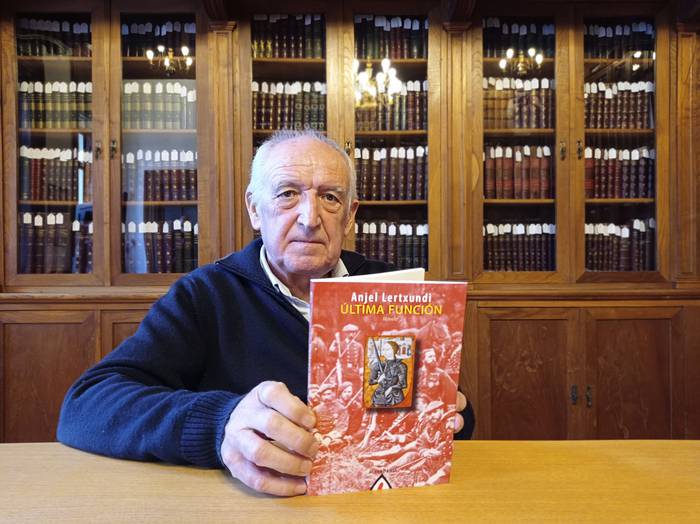 'Ultima funcion' lana plazaratu du Anjel Lertxundik