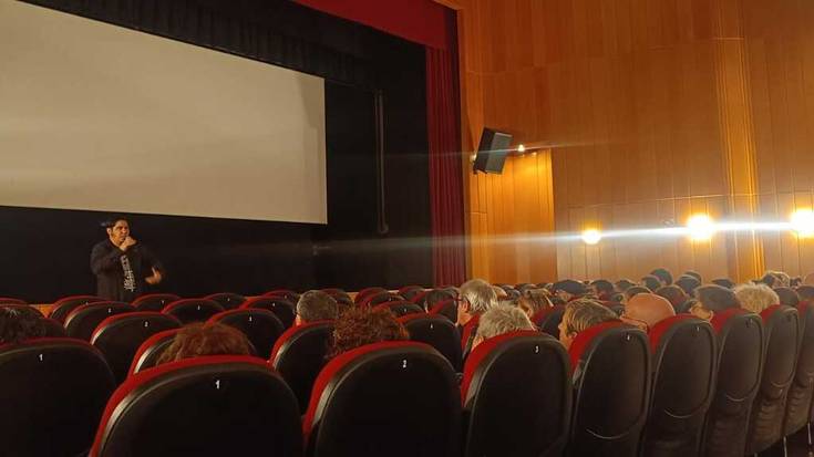 'Gaua' filma aurkezten izan da Paul Urkijo zuzendaria Zumaian