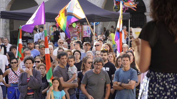 Azpeitia askearen aldarria, zezenketa jendetsua eta flamenko zein queer poteoak, San Inazio eguna borobiltzeko
