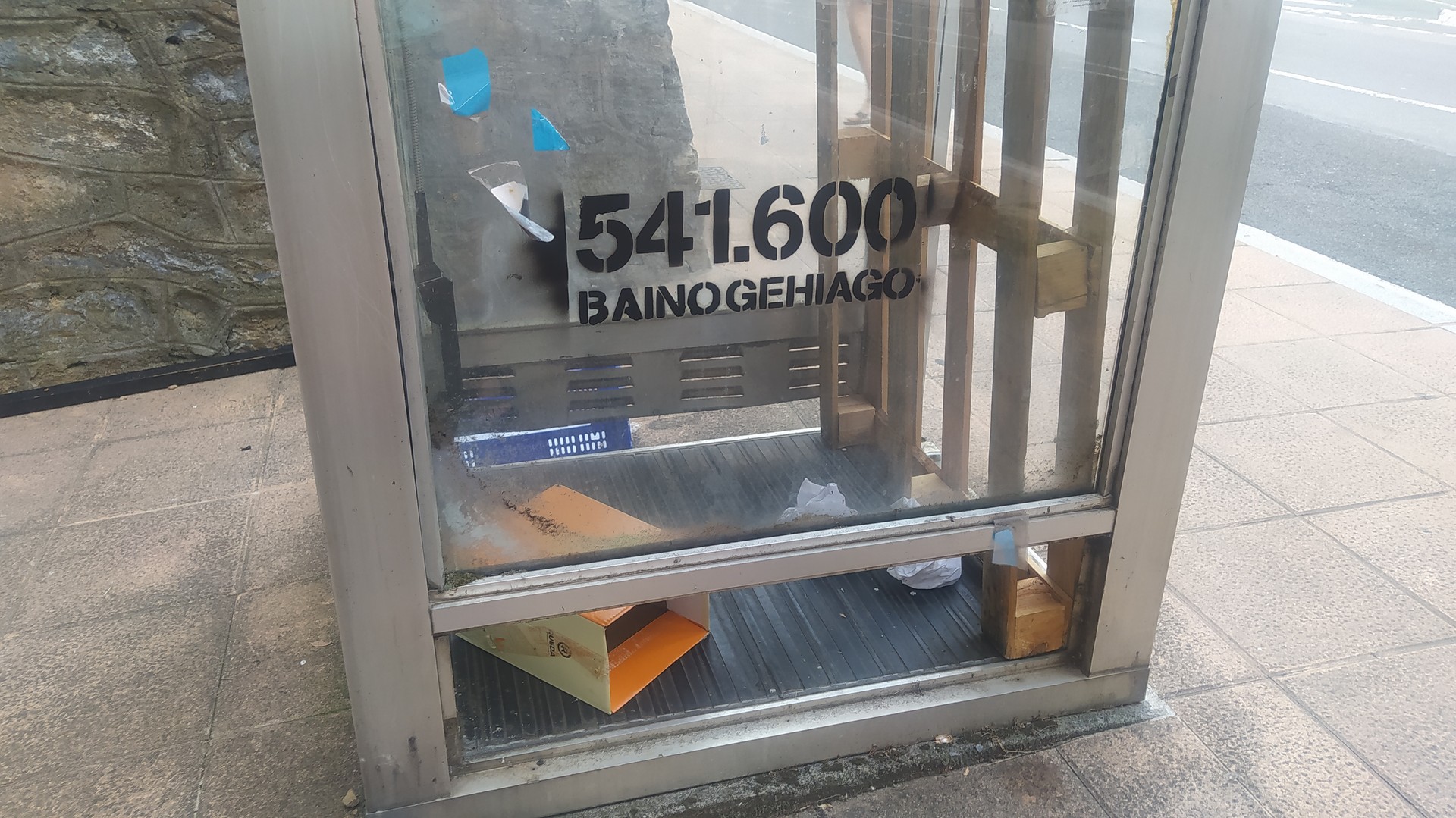 "Beste zabortegia Arana kalean"