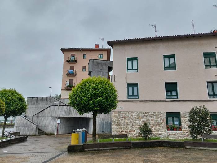 Udalak hiri-mantenimendua bertan behera utzi duela salatu du EAJk, eta berehalako ekintzak eskatu ditu