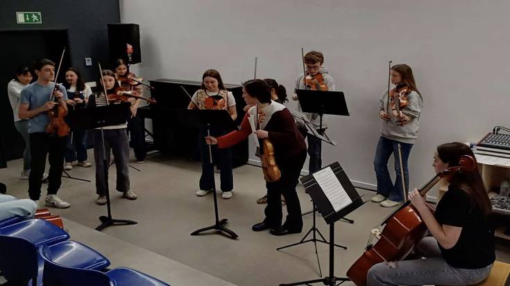 'Biolina eta biolontxeloa jolasean' saio irekia antolatu dute musika eskolan