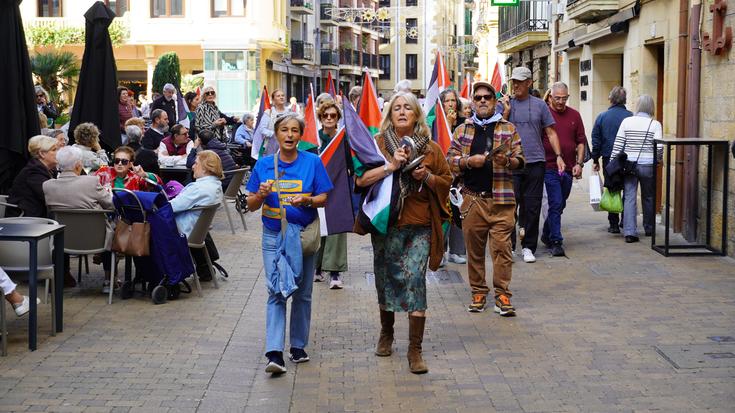 Palestinaren askatasuna aldarrikatu dute Zarauzko kaleetan