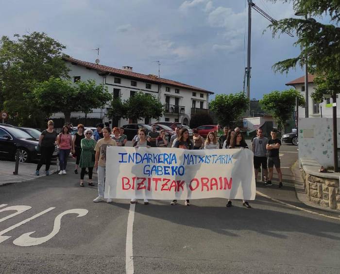 Bilboko hilketa matxista salatzeko elkarretaratzea egin dute