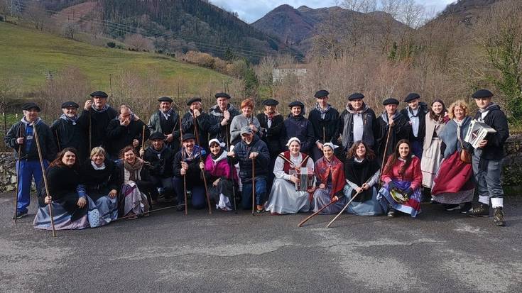 Lurrak eta eztarriak astindu dituzte Santa Ageda bezperan