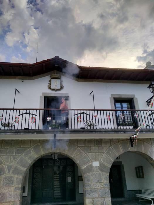 Txupinazoa bota dute Aizarnazabalen, Samiel Txiki egunez