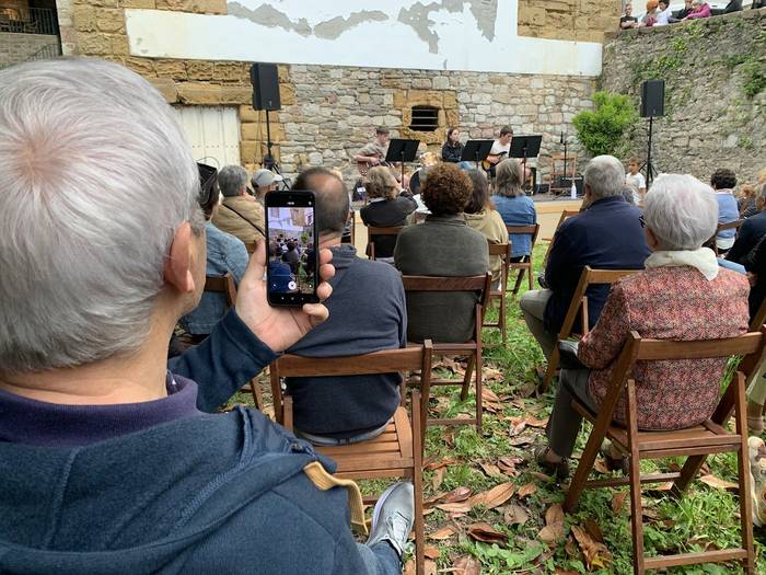 Musika eskolako konboen kontzertua, bihar Mari kalean