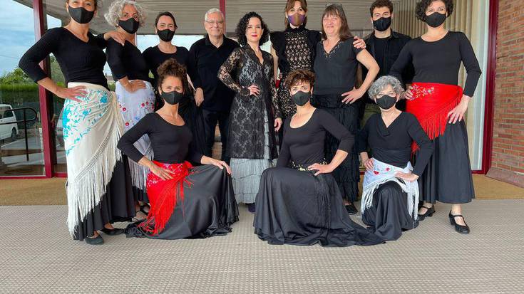 Emozioz betetako ikuskizuna eskaini dute Katak eta Astinduk Zumaienan