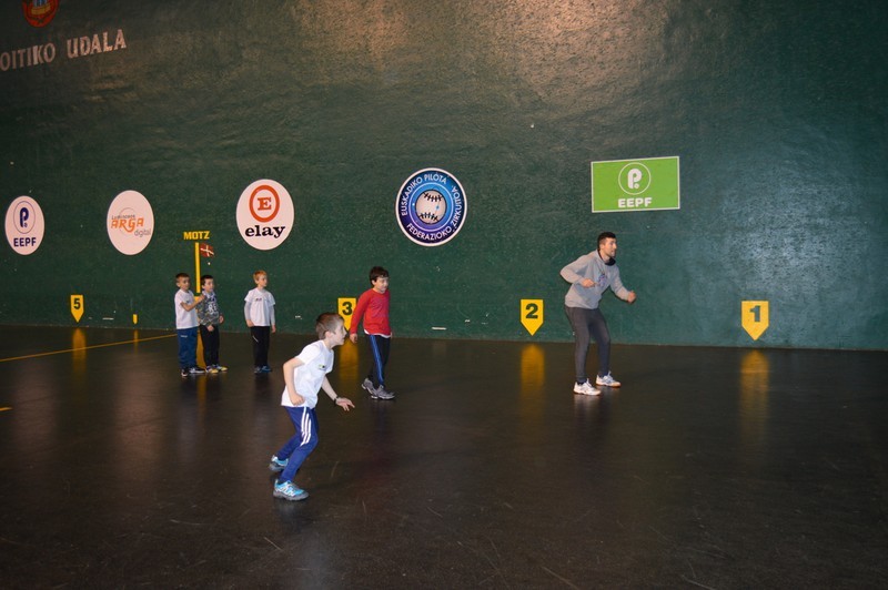 Pilota entrenamenduak federatu gabeko gaztetxoentzat