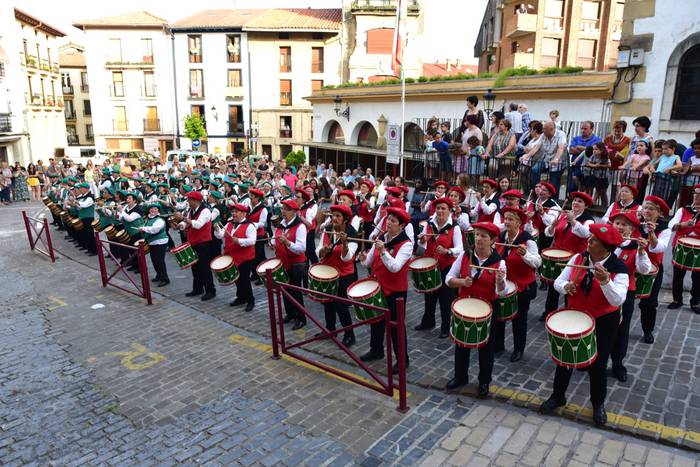 Kide berrien bila dabil San Pedro danborrada