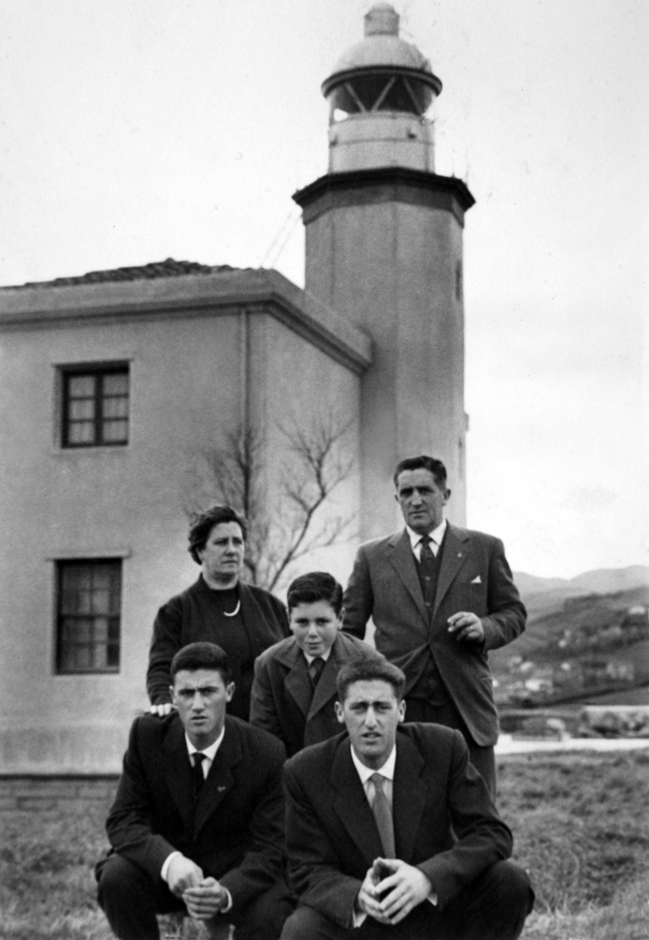 Lau belaunaldi paolzain