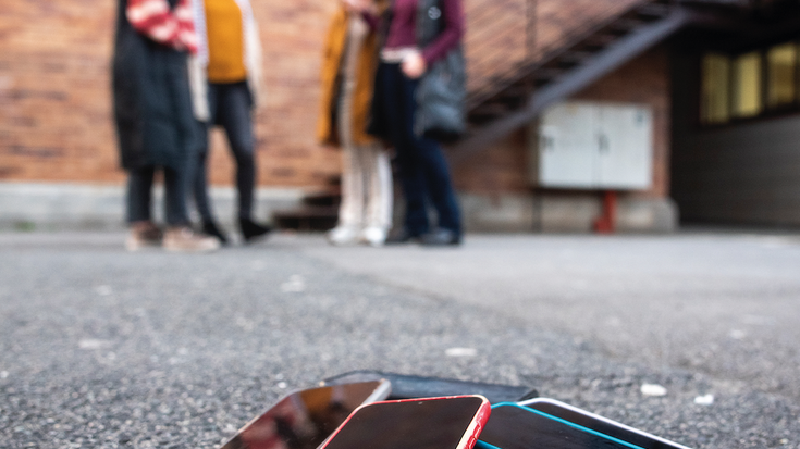 Gaztetxoei sare sozialetarako sarrera mugatu bai, eta nola?