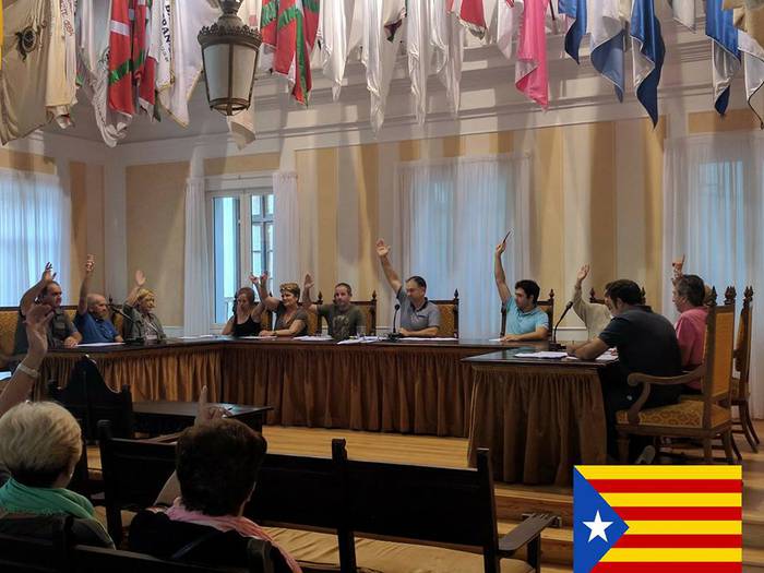 Kataluniako erreferendumaren aldeko mozioa onartu du Getariako Udalak aho batez