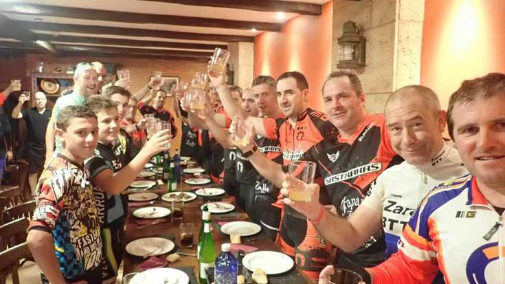 Xiru gogoan izan dute Sastrakaseko kideek