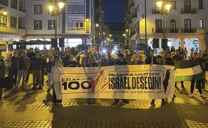 Palestinari babesa adierazteko deialdira batu dira dozena bat herritar
