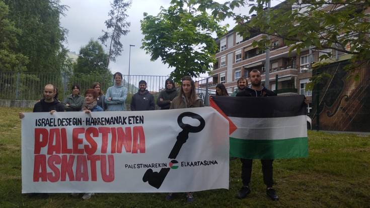 Palestinari elkartasuna agertu diote Urola Ikastola BHIko irakasleek