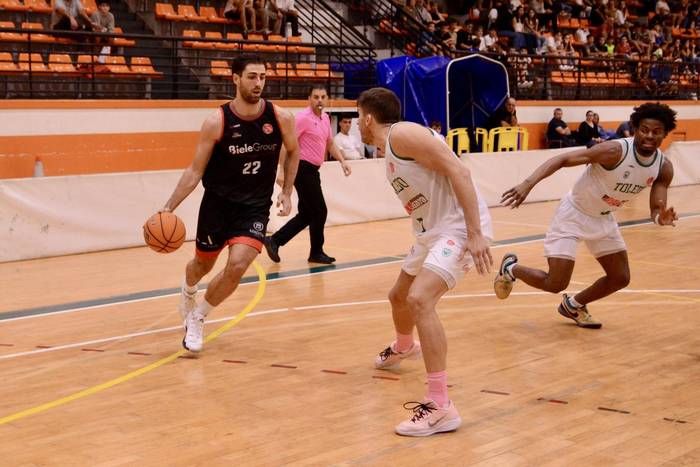 Ezker belauneko aurreko lotailu gurutzatuan haustura du Unai Barandalla Biele ISBko jokalariak