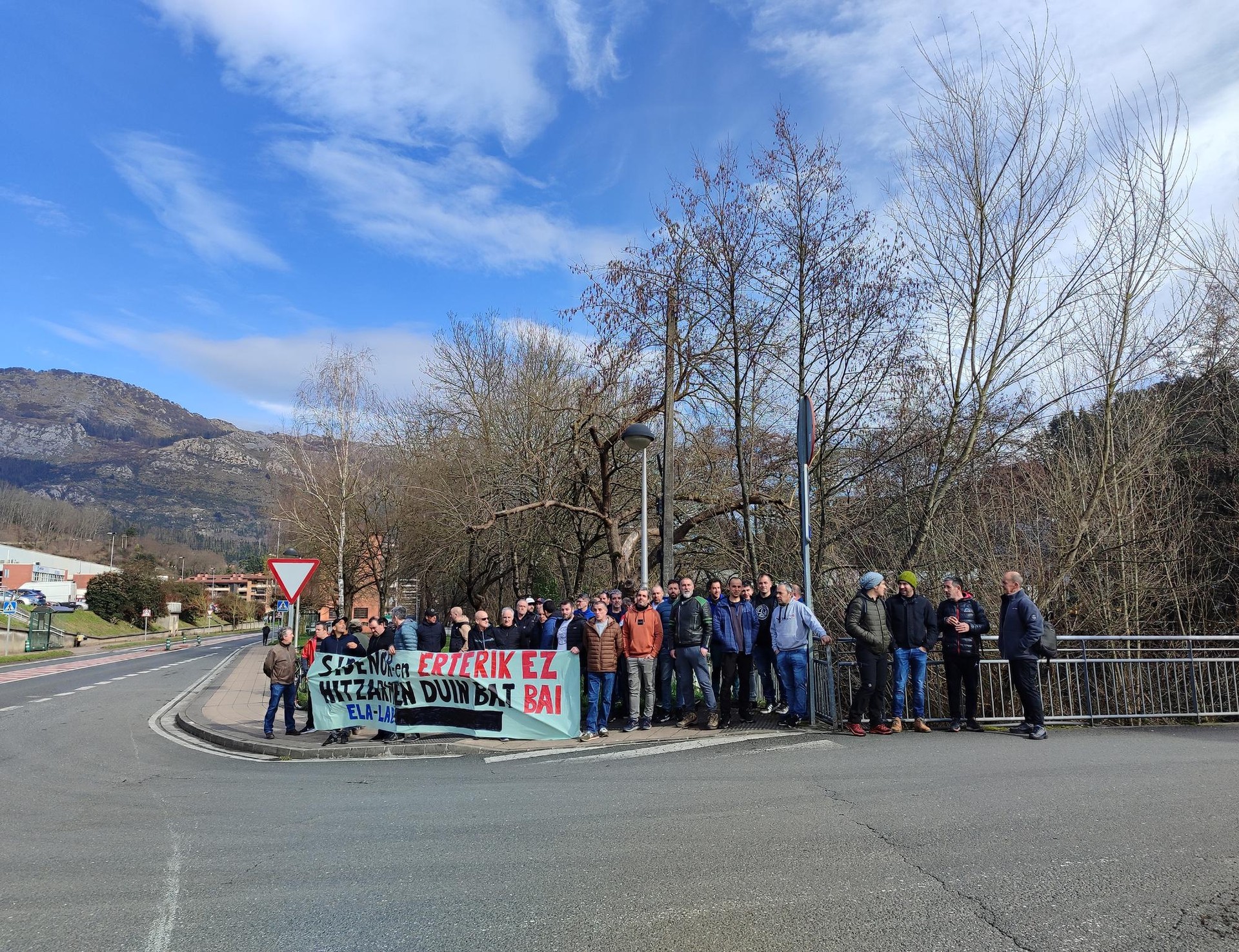 Sidenorreko beharginak,  lan gatazka betean sartuta