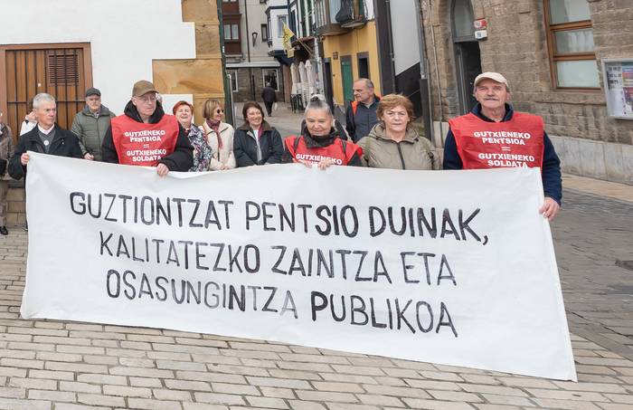 Eskerrik asko, Pello