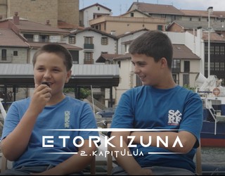 2. kapitulua: ikastetxera joateko, zer hobeto tirolina baino?
