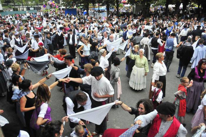 Egun handia heldu bitartean