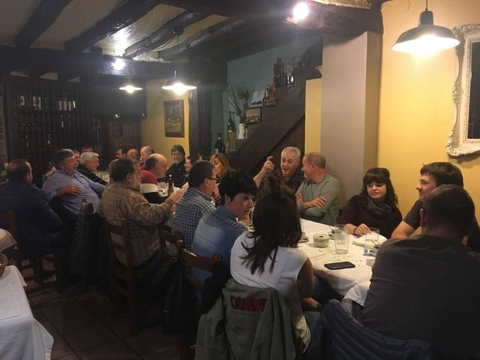 Auzo bazkariarekin eman diote hasiera San Eloi festei
