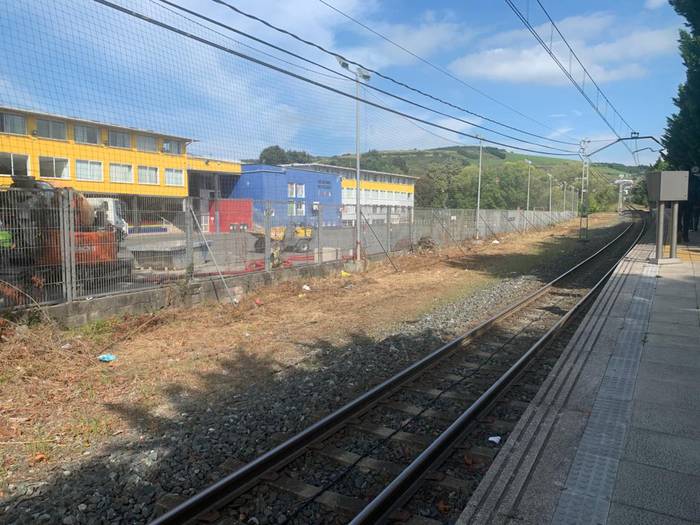 Hasi dira Zarauzko San Pelaio auzoko tren geltokia eraberritzeko obrekin