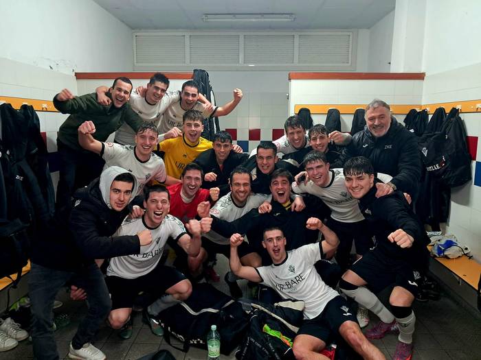 Beheko postuak atzean uzteko garaipenak lortu dituzte futbolean