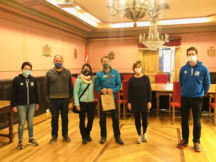 Denis Urubko alpinistari harrera egin dio Azpeitiko Udalak