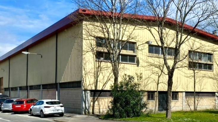 Itxaropena inprimategiaren pabiloia erosiko du udalak, brigada birkokatzeko