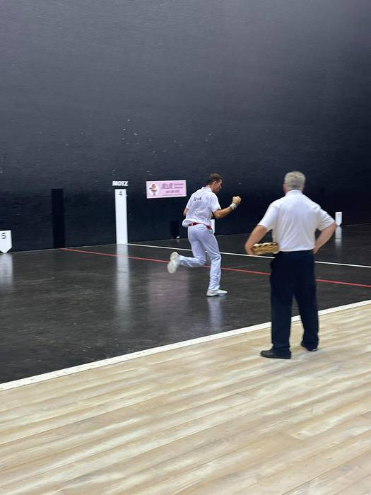 Dinastia Etxabeko lehen finalerdiak jokatuko dituzte gaur iluntzean