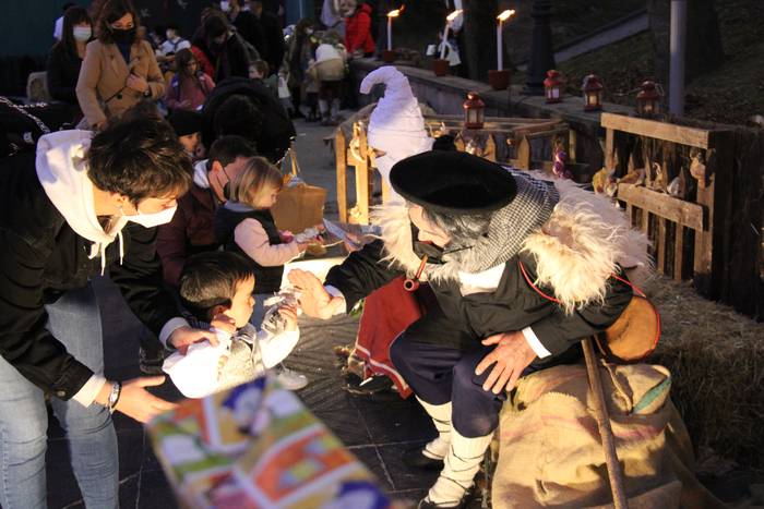 Olentzero eta Mari Domingi gaur iritsiko dira eskualdera