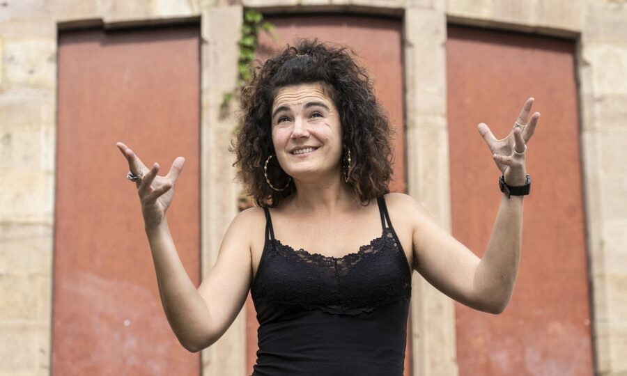 Helduentzako ipuinak eramango ditu Mireia Delgadok ostegunean Emakumeon Etxera