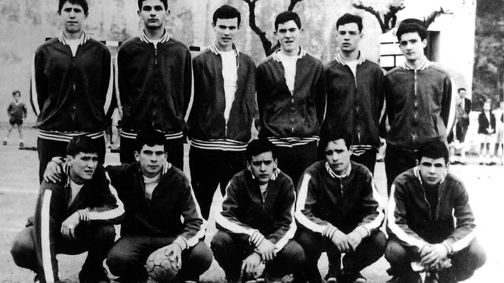 Herriko lehen eskubaloi taldea da apirileko Zarautz Guka aldizkariko protagonistetako bat