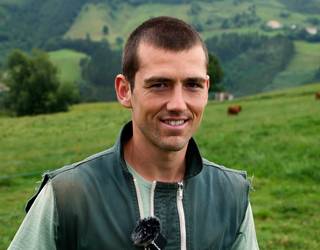 Asier Albite: "Gure helburua ez da gehiegi haztea, disfrutatzen segi nahi dugu"