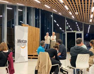 Giro atseginean eman diote hasiera Mintzalagun egitasmoaren ikasturteari