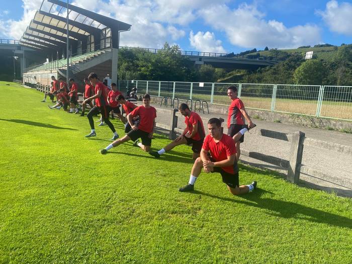 Zarauzko gorengo futbol taldeak denboraldiari heltzeko gertu