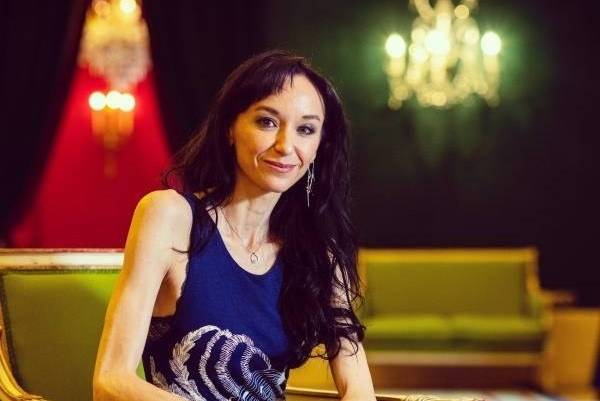 Arte Ederren Urrezko Domina eskuratu duen Lucia Lacarra zoriondu du udalak