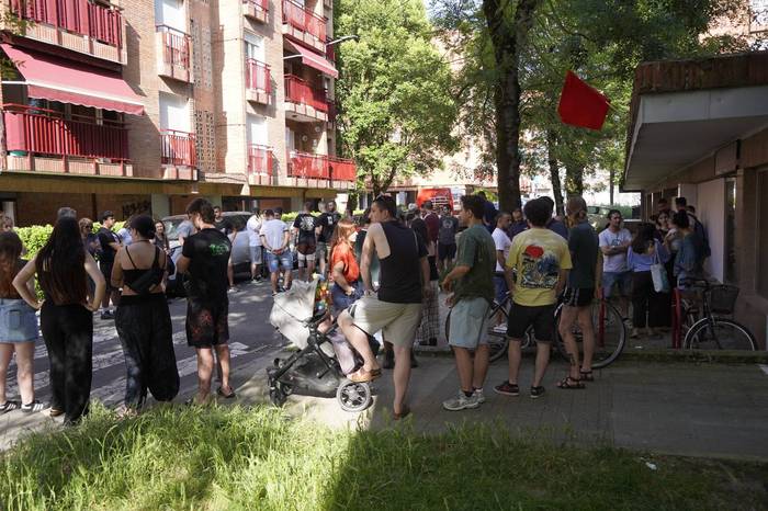Ekitaldi sorta prestatu dute Etxape Zentro Sozialistan uztailerako