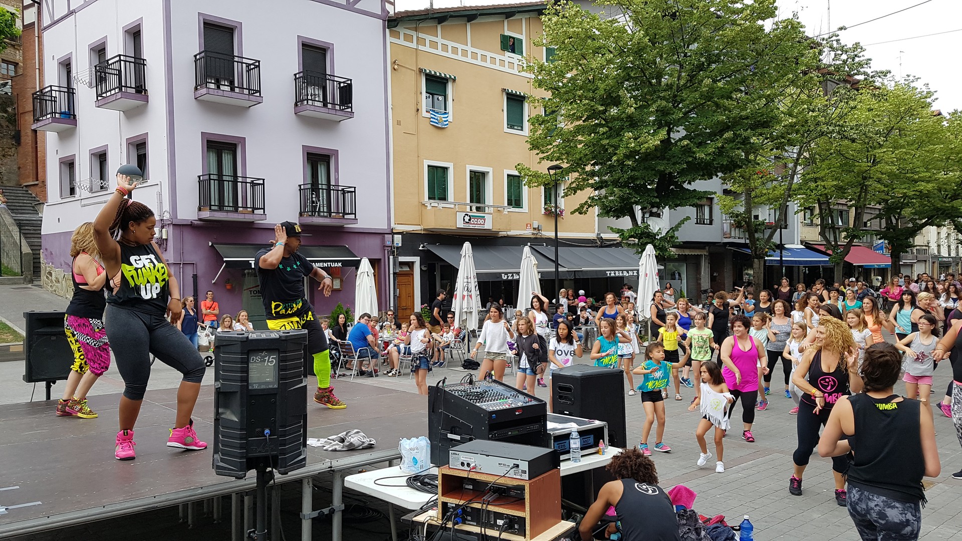 Zumba erakustaldia Beheko Plazan
