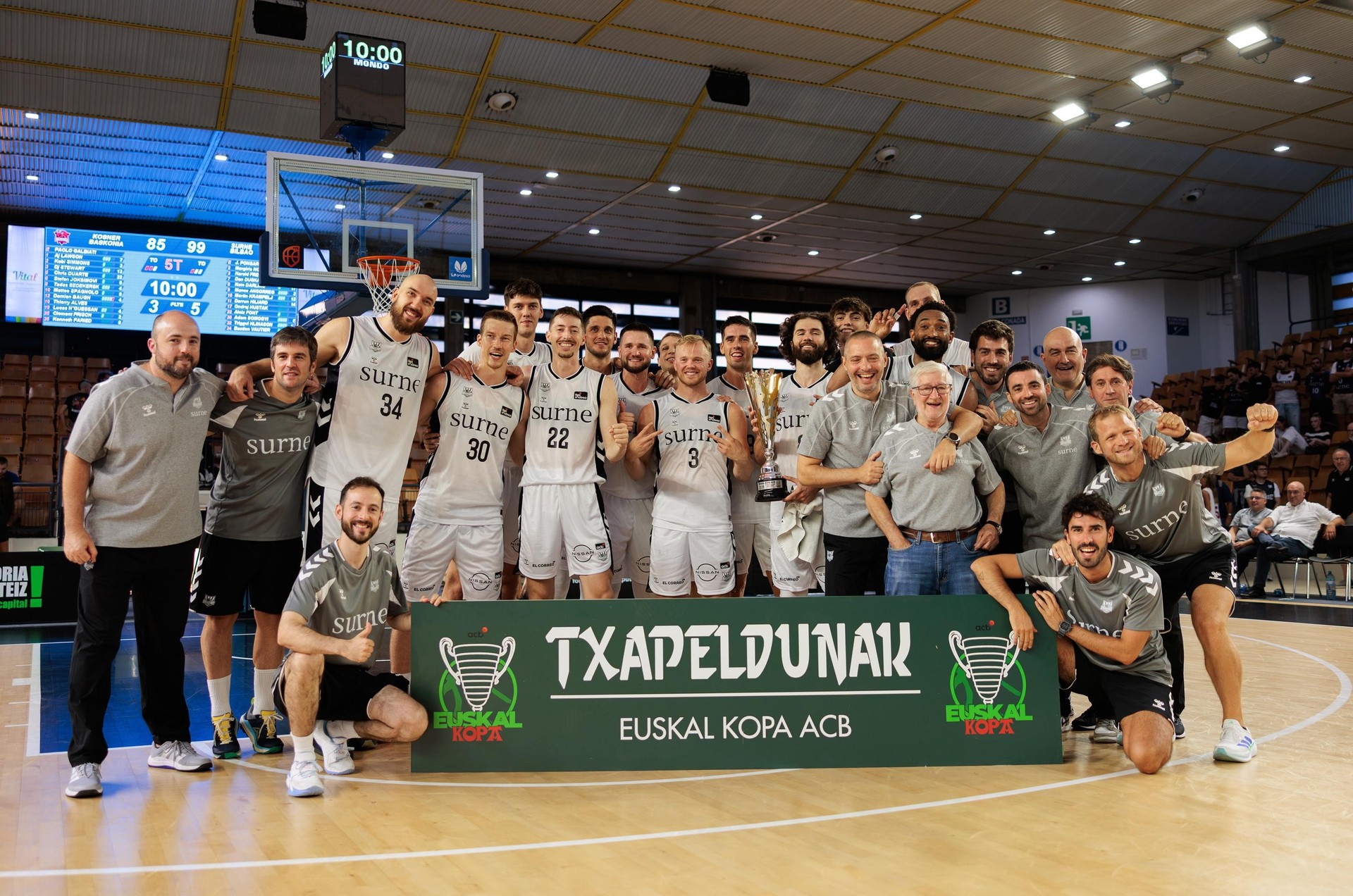 Euskal Kopa irabazi du Manex Ansorregik Surne Bilbao Basketekin