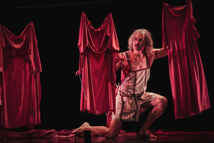 'Postales rotas' dantza ikuskizuna bihar, Modelon