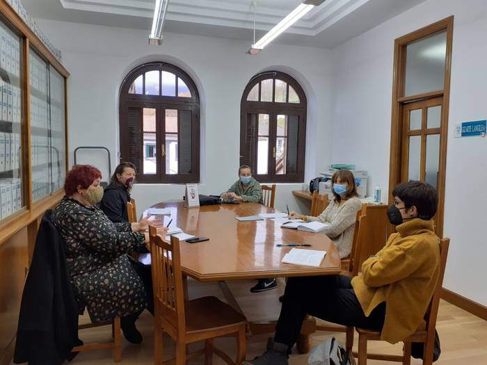 "Zaintza komunitarioa ardatz", indarkeria matxistaren kontrako protokoloa osatzen ari da Saiaz Mankomunitatea