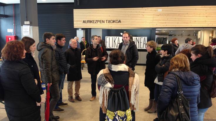 Eibartik etorri dira Azoka Plaza berritua ezagutzera