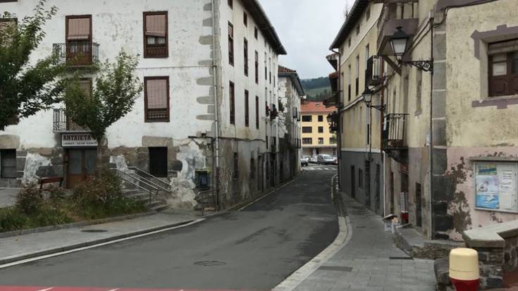 Asfaltatze lanak tarteko, astelehenean eta asteartean itxita izango da Kalebarrena