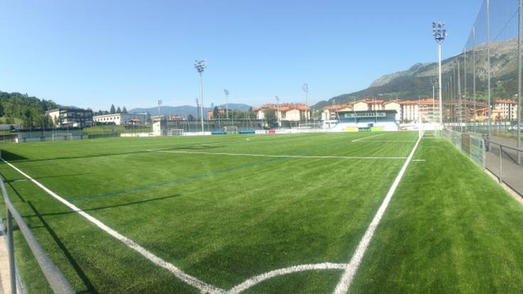 Zelai artifizial berrituaren inaugurazioa